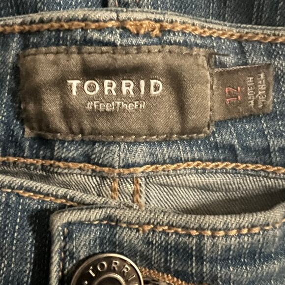 Torrid Light Wash Denim Button Front Midi Skirt 12 Women’s Blue - Picture 4 of 6